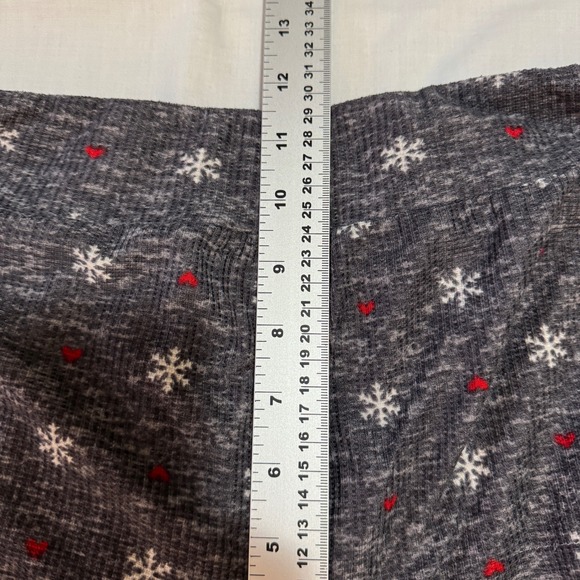 Laura Ashley Womens Pajama Set Snowflake Heart Long Sleeve Pants Gray Red XL - Picture 11 of 13